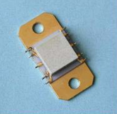 AM13714530WM-SM-R军事Ku波段功率放大器13.75-14.5GHz  现货